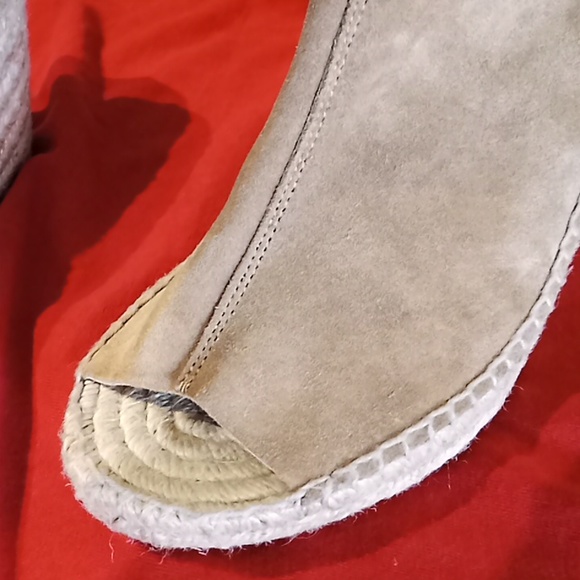 KANNA Nude Tan Suede Open Toe Wedge Double Buckle Slingback Sandals. Size 91/2. - Picture 11 of 16